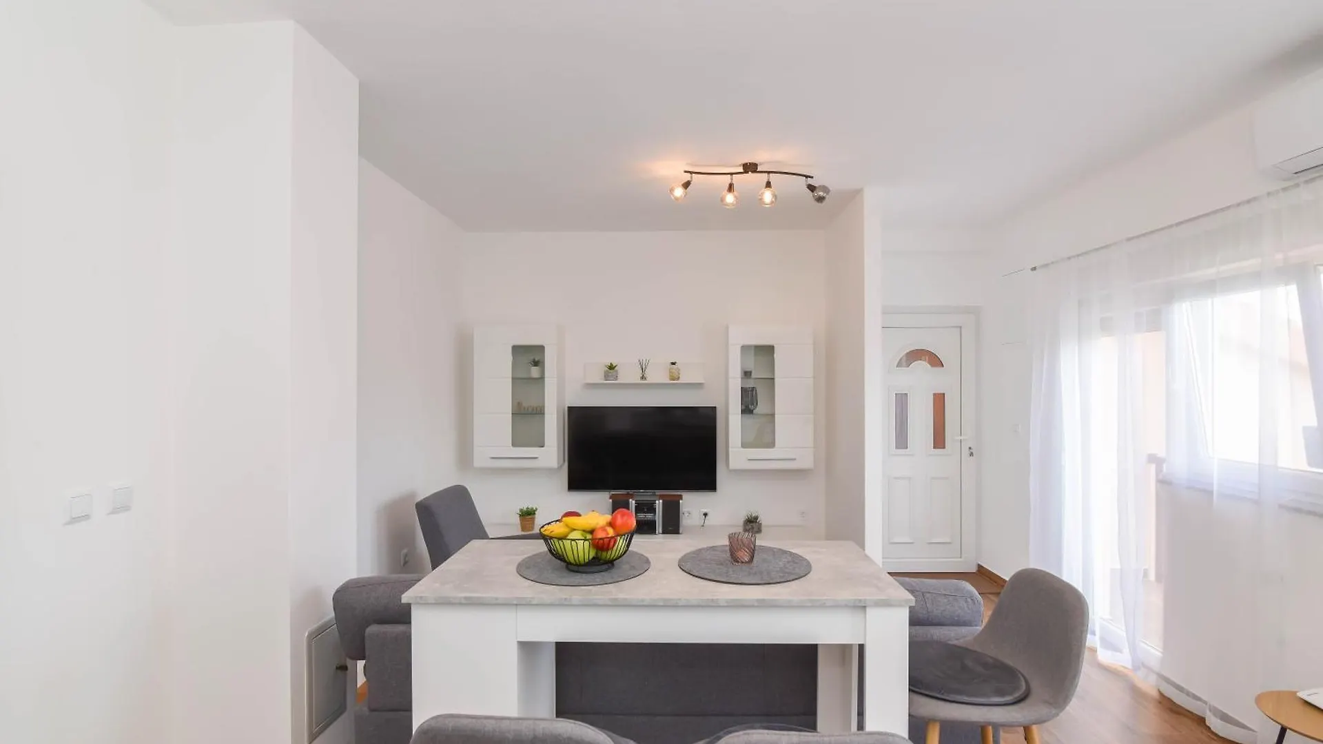 Apartment Rita Sukošan